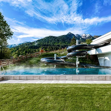 Falkensteiner Family Montafon - The Leading Of The World מלון