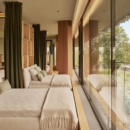 מלון Falkensteiner Family Montafon - The Leading Of The World 5*